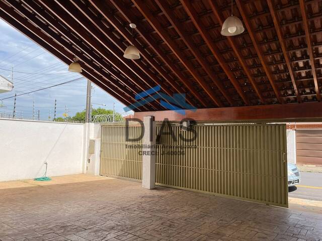 #135 - Casa para Venda em Araraquara - SP