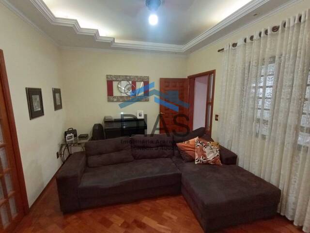 #439 - Casa para Venda em Araraquara - SP