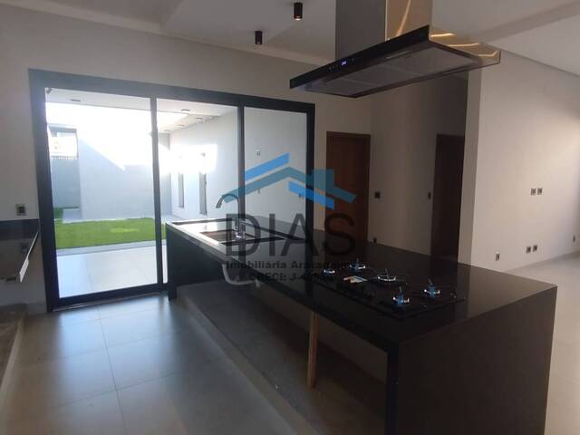 #841 - Casa para Venda em Araraquara - SP - 2