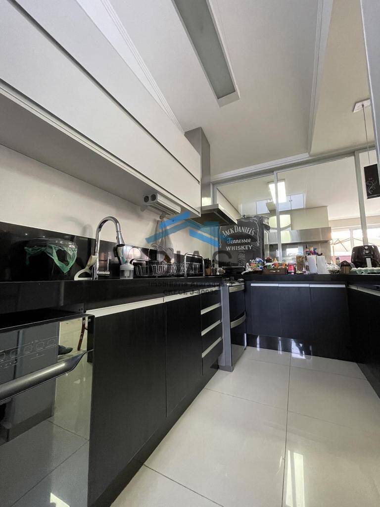 Casa à venda com 3 quartos, 180m² - Foto 7