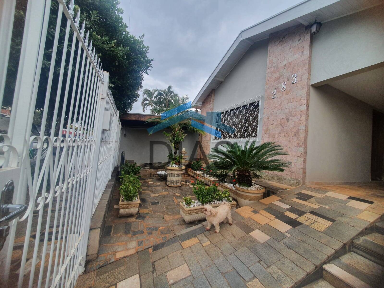 VILA SUCONASA CASA COM TRÊS DORMITÓRIOS MOVEIS PLANEJADOS