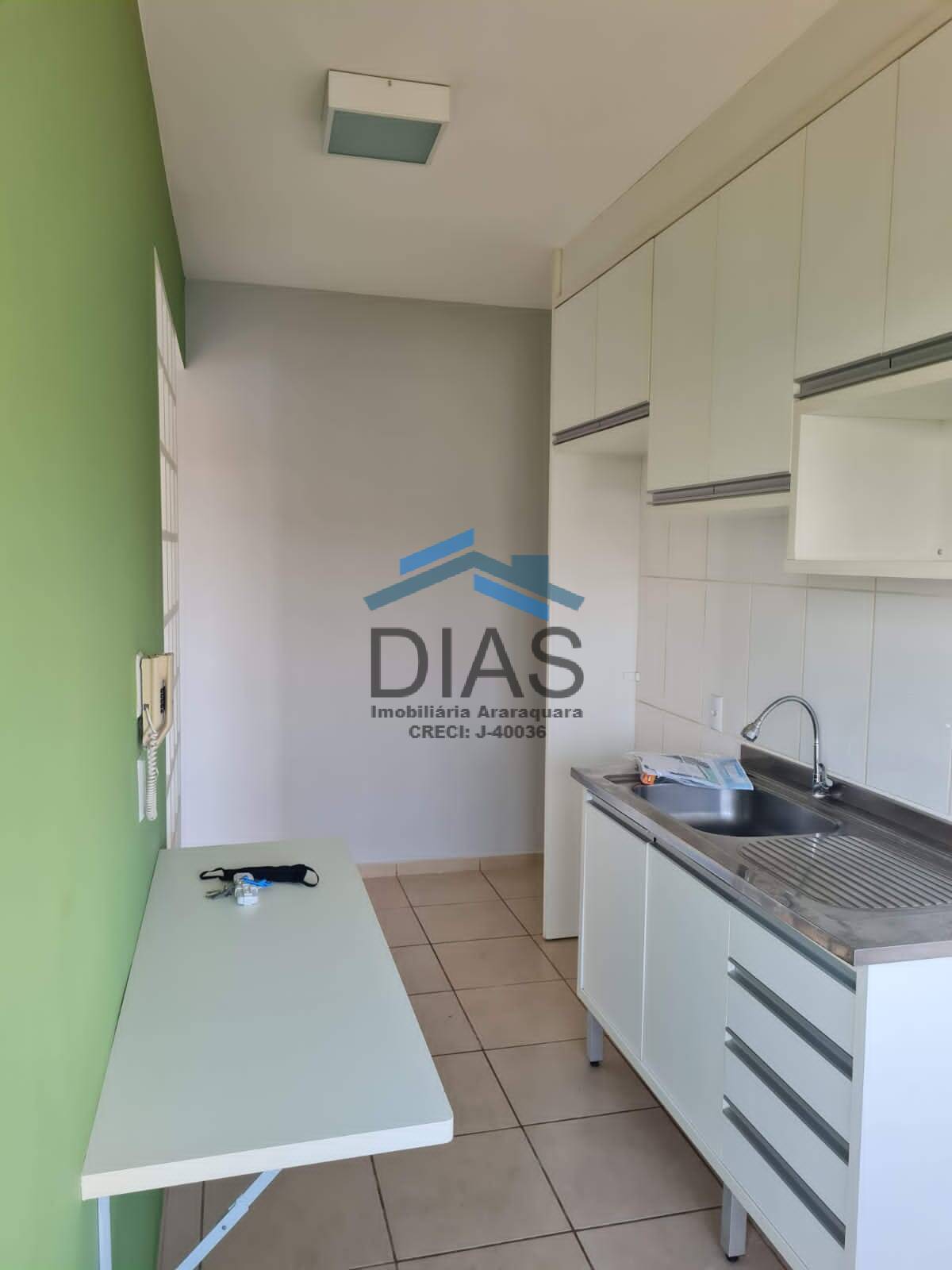 Apartamento à venda com 2 quartos, 64m² - Foto 1