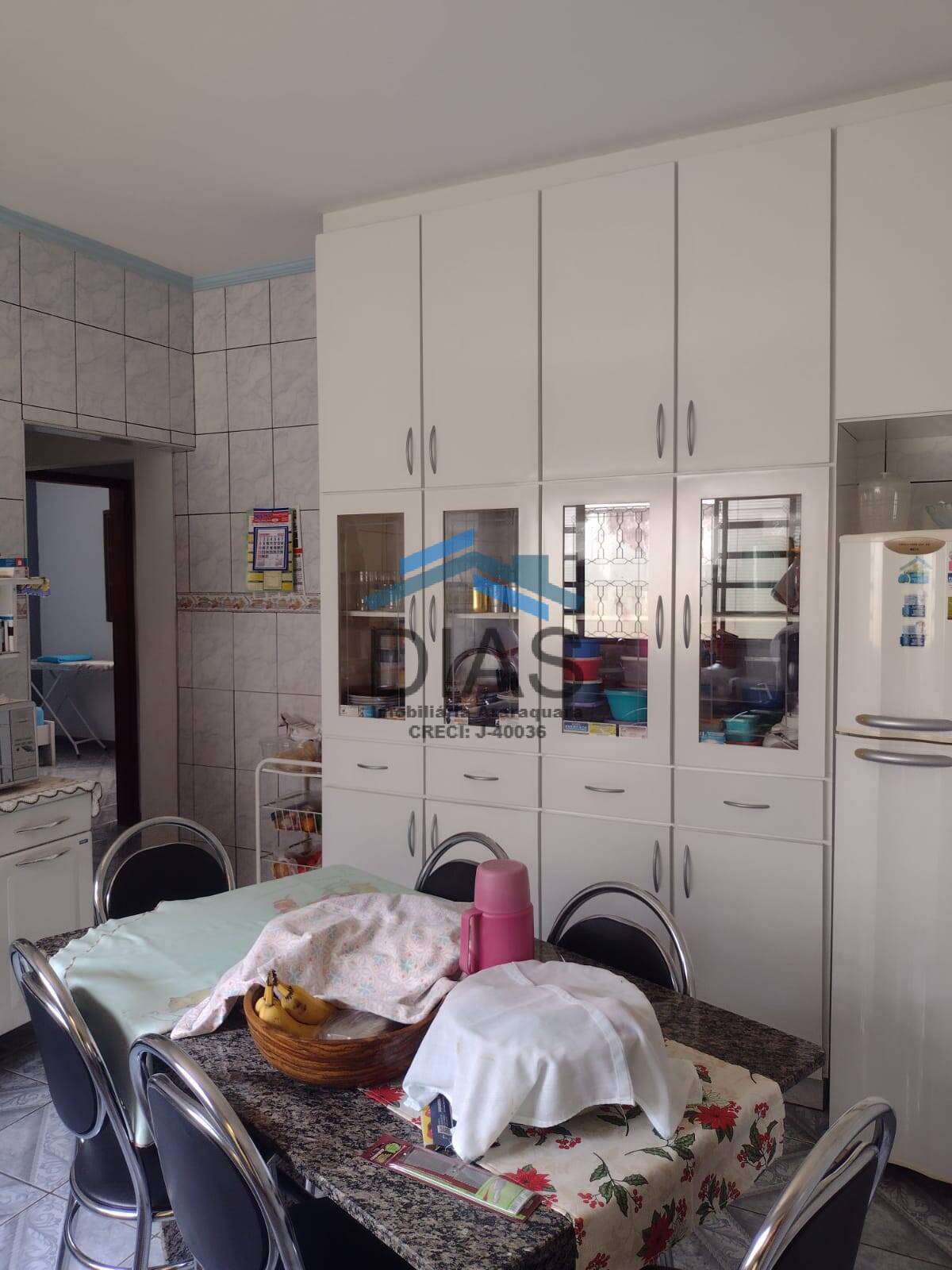 CASA AMPLA COM 3 DORMITÓRIOS NO RESIDENCIAL IGUATEMI