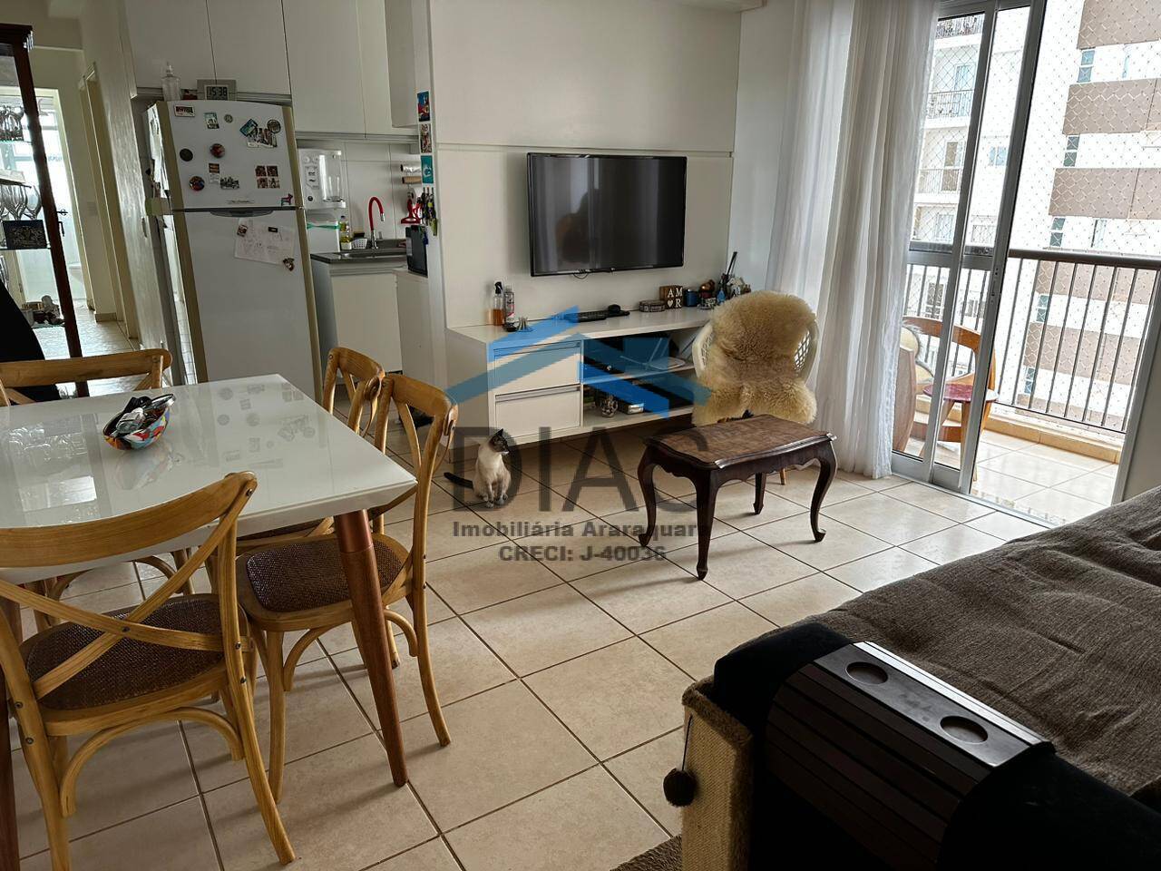 Apartamento à venda com 2 quartos, 64m² - Foto 3