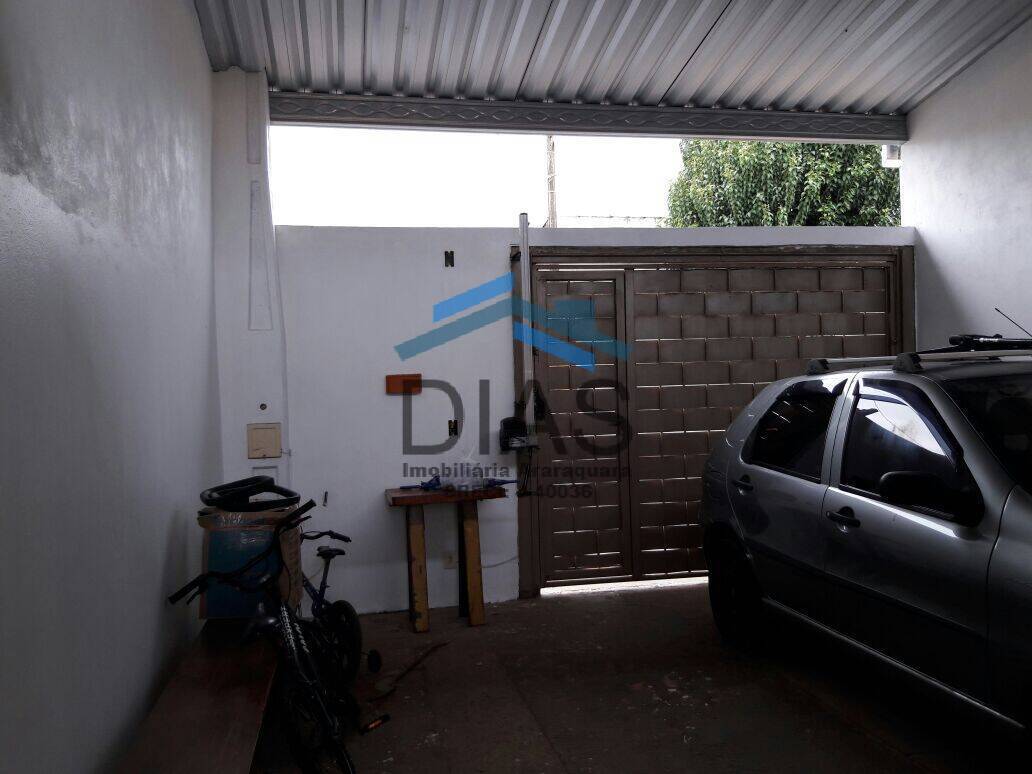 PARQUE SÃO PAULO CASA DOIS DORMITÓRIOS ÁREAS NOS FUNDOS PORTÃO FECHADO