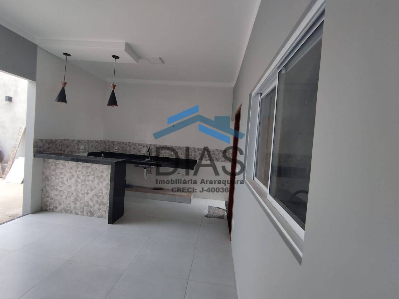 PARQUE FLAMBOYANT LINDA CASA COM TRÊS DORMITÓRIOS E ESPAÇO GOURMET
