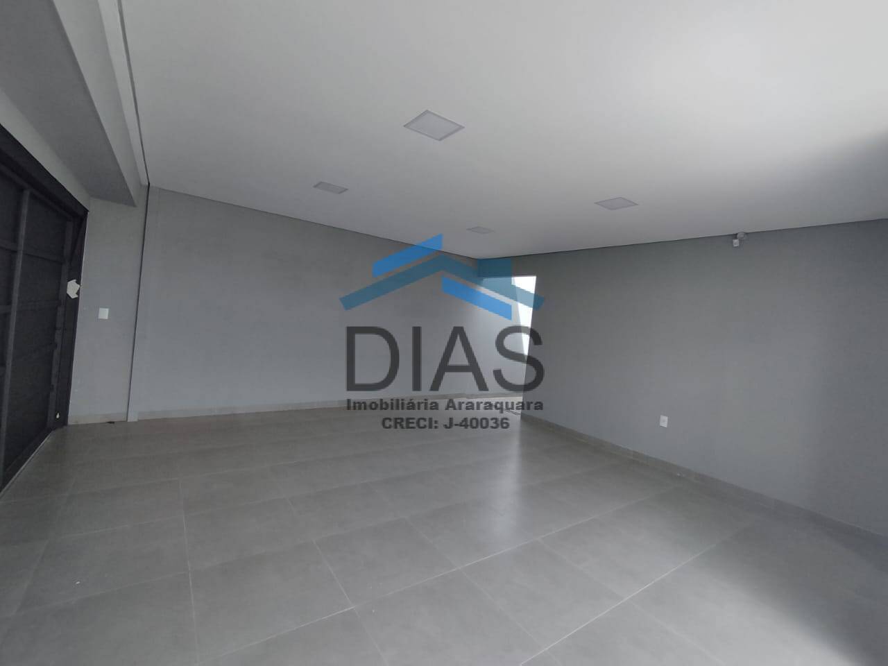 PARQUE FLAMBOYANT LINDA CASA COM TRÊS DORMITÓRIOS E ESPAÇO GOURMET