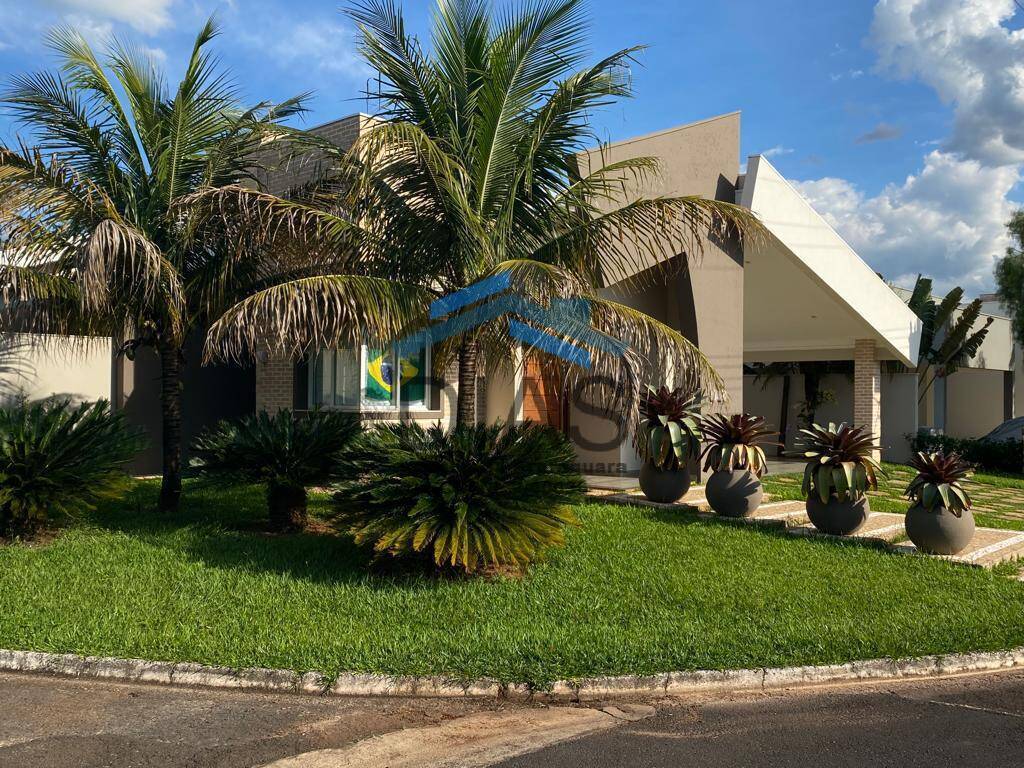 PORTAL DAS ARAUCARIAS LINDA CASA COM TRÊS SUITES, LAGO E PAISAGISMO