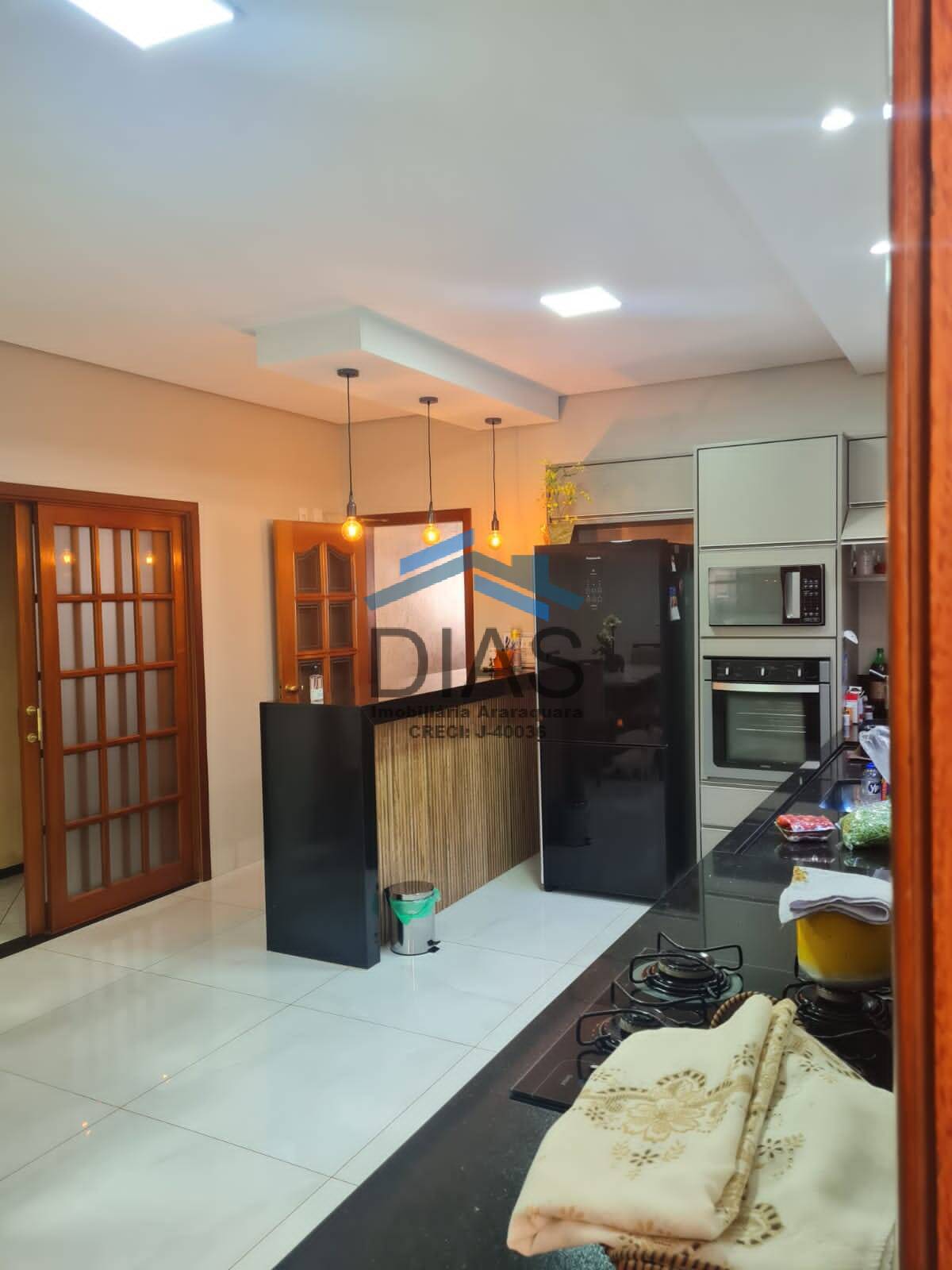 RESIDENCIAL MONTE CARLO MATÃO CASA TRÊS DORMITÓRIOS E COZINHA COMPLETA