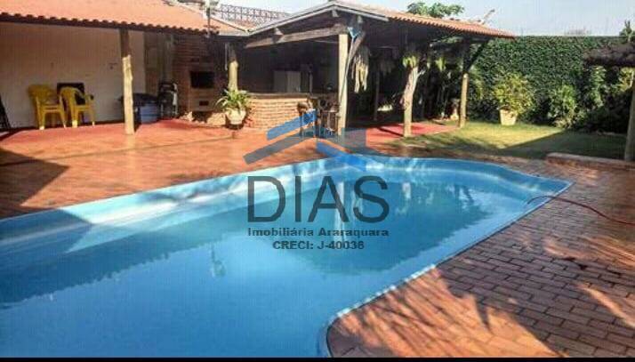 JD ROBERTO SELMIDEI CASA COM TRÊS DORMITÓRIOS PISCINA AREA GOURMET