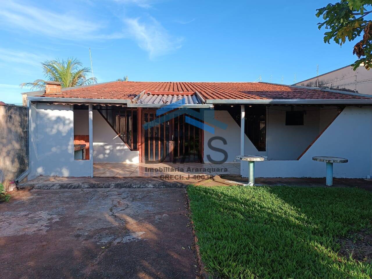 JARDIM IGUATEMI CASA COM DOIS DORMITÓRIOS VARANDA E QUINTAL AMPLOS