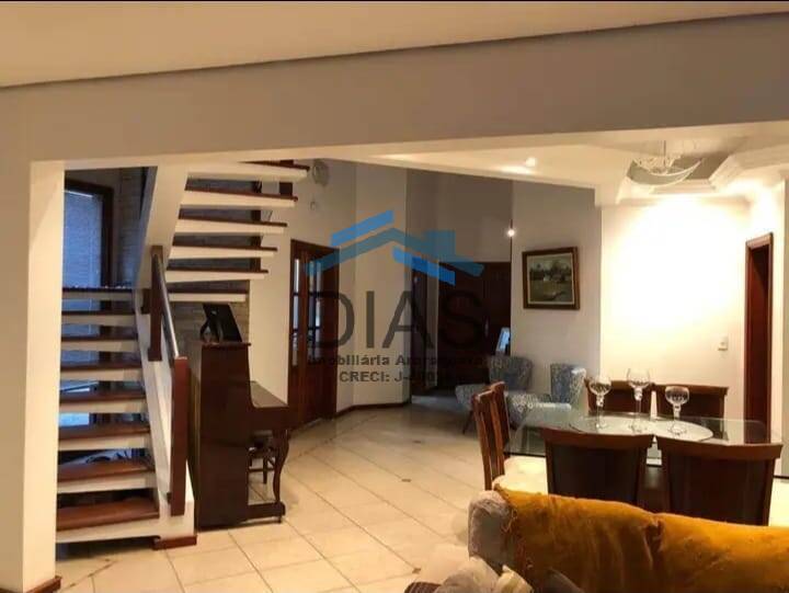 JARDIM ACLIMAÇÃO CASA COM TRÊS SUITES AREA GOURMET E PISCINA COM SPA