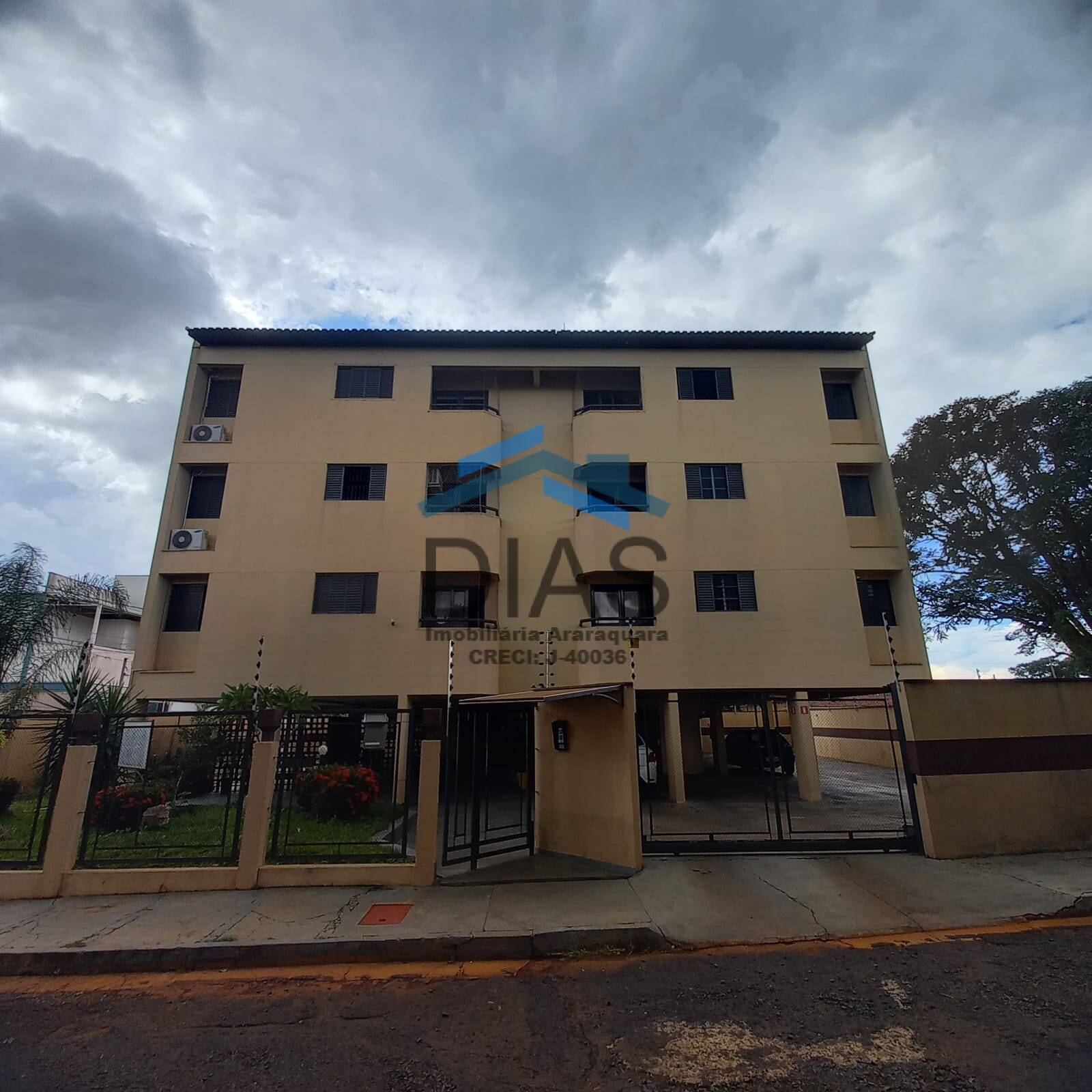 EDIFICIO PORTOBELLO APARTAMENTO COM DOIS DORMITÓRIOS SENDO UMA SUITE