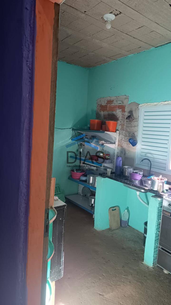 PARQUE RESIDENCIAL JATOBA CASA COM DOIS DORMITÓRIOS SENDO UMA SUITE