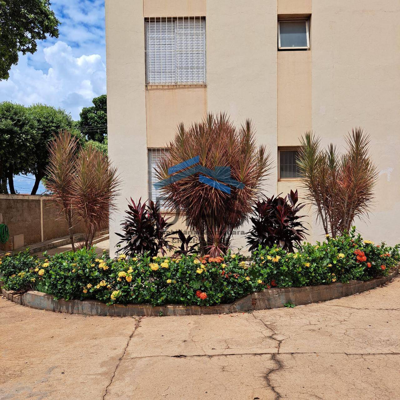 RESIDENCIAL MARINA JARDIM DOIS DORMITÓRIOS PRÓXIMO À UNESP E SENAI