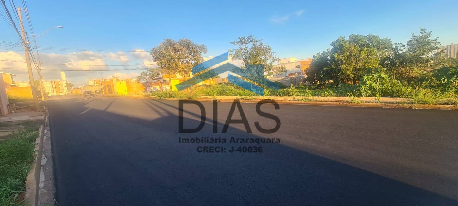 TERRENO 460 M PARQUE IGAÇABA BEM LOCALIZADO PRONTO PARA CONSTRUIR