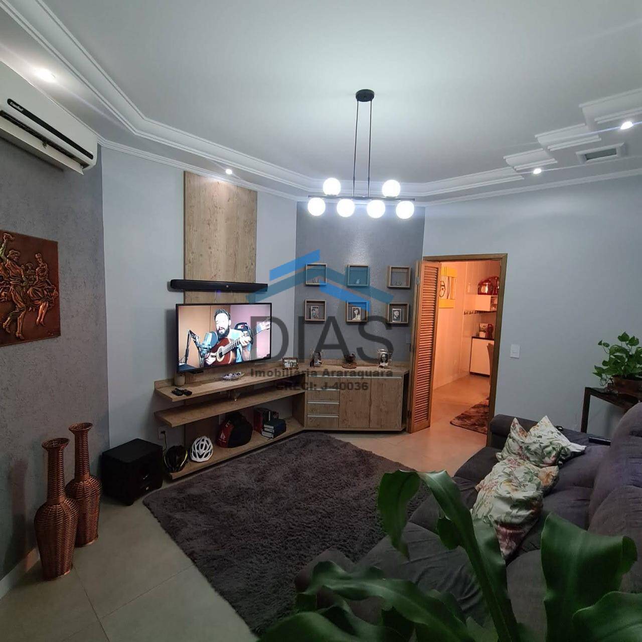 PARQUE IGAÇABA CASA COM DOIS DORMITÓRIOS S UMA SUITE ESPAÇO GOURMET