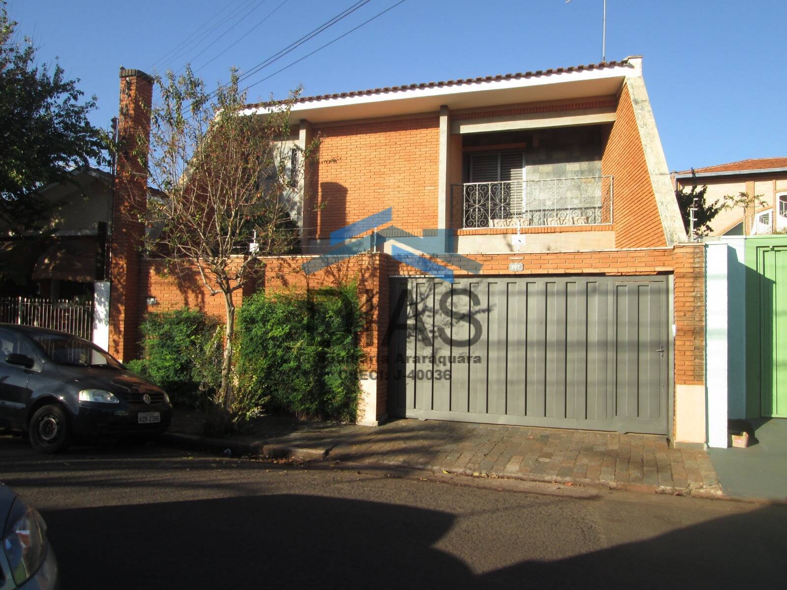 MELHADO LINDO SOBRADO TRÊS DORMITÓRIOS ESPAÇO GOURMET PROX VIA EXPRESS