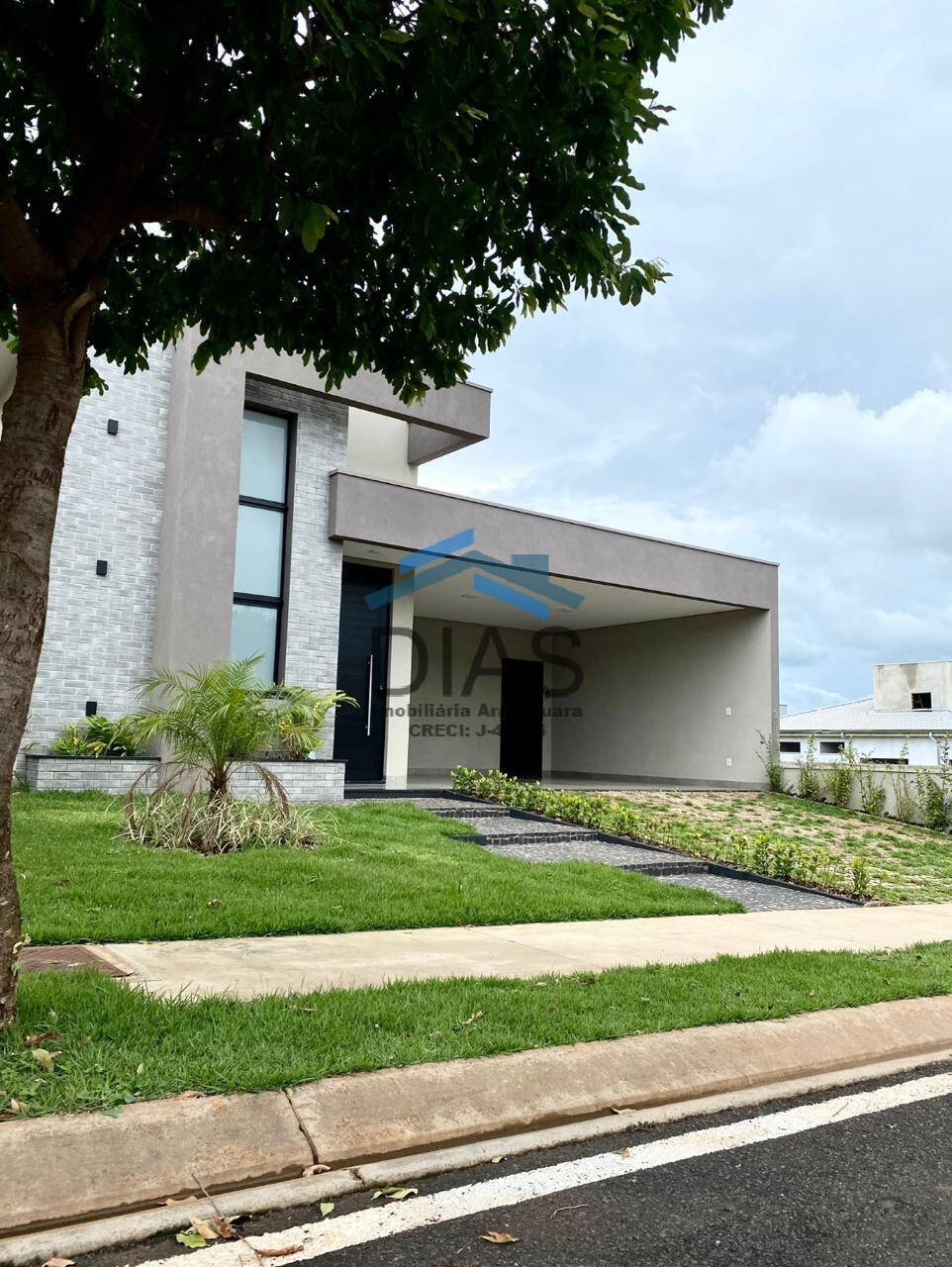 PORTAL TIPUANAS ALTO PADRÃO TRÊS SUÍTES PISCINA AQUECIDA ÁREA GOURMET