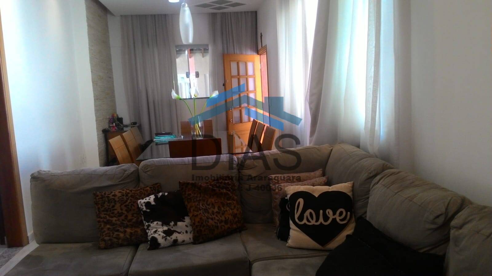 Casa à venda com 2 quartos, 211m² - Foto 8