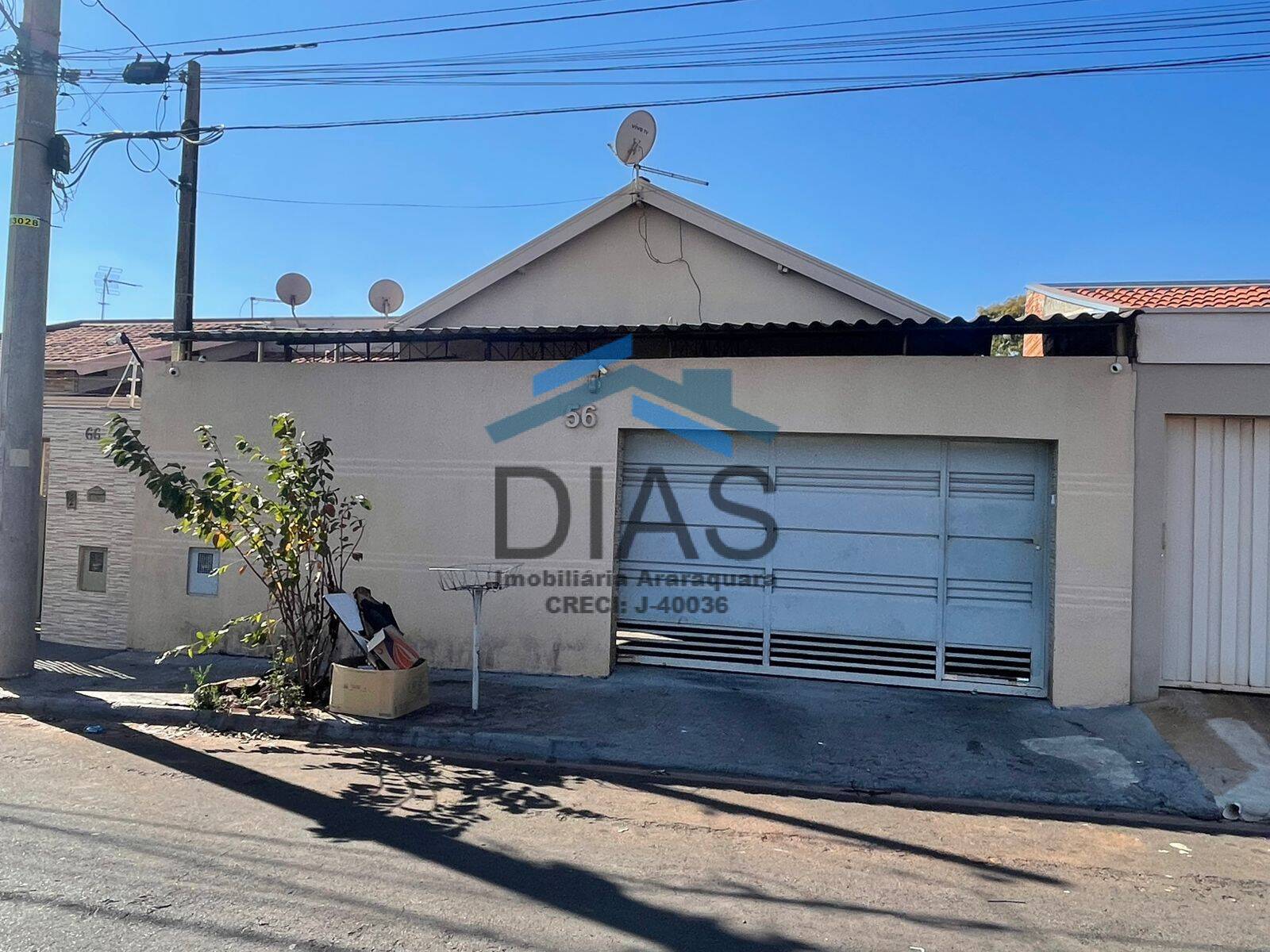 Casa à venda com 2 quartos, 90m² - Foto 1