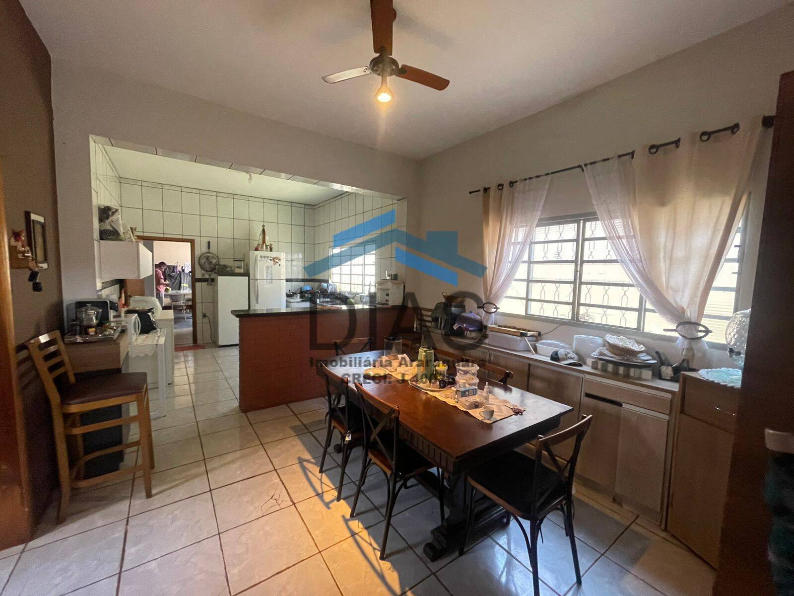 Casa à venda com 2 quartos, 90m² - Foto 4