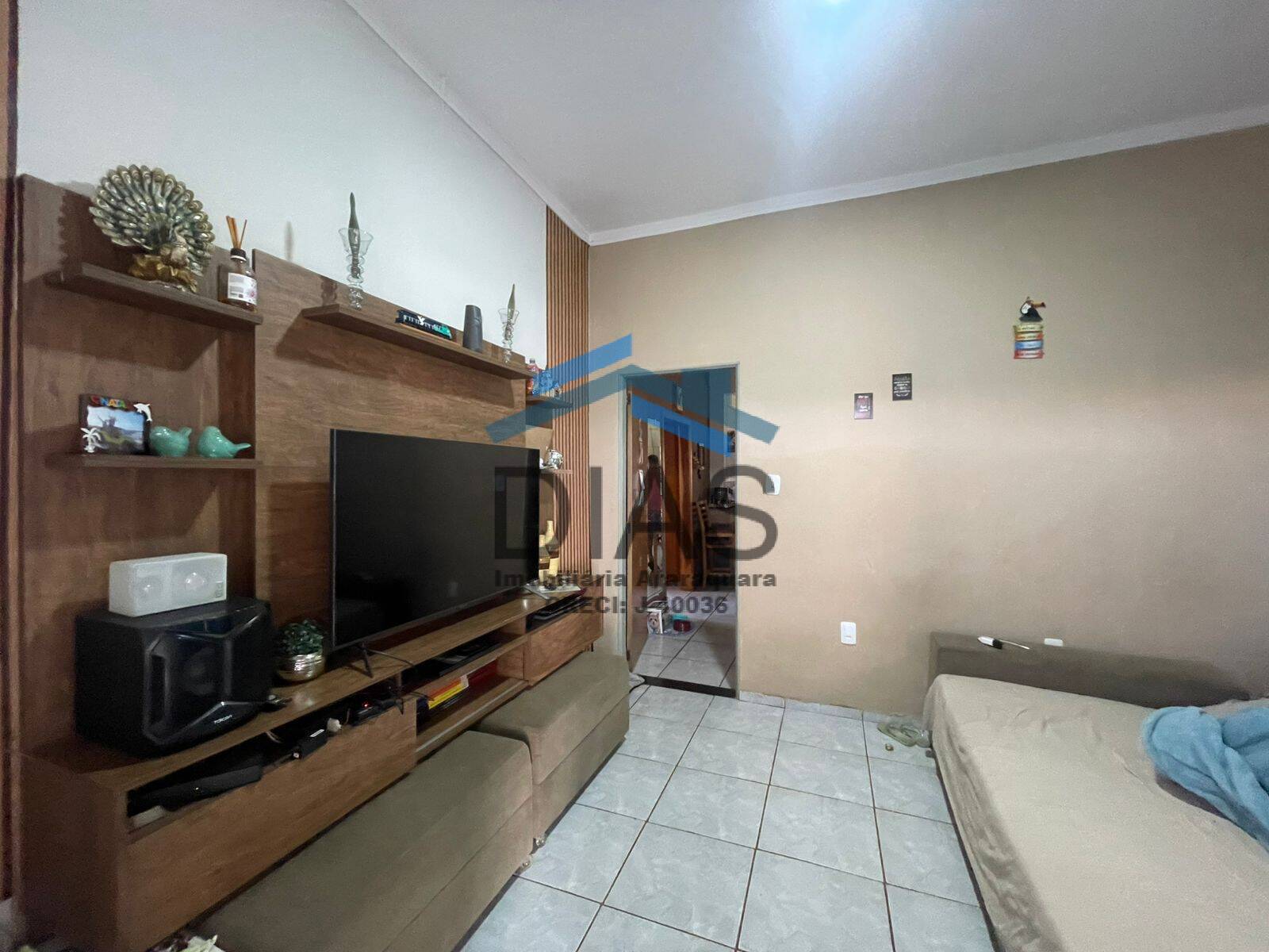 Casa à venda com 2 quartos, 90m² - Foto 2