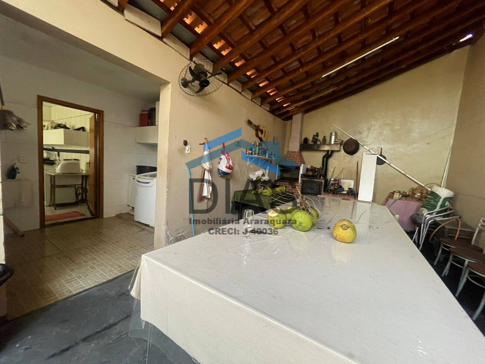 Casa à venda com 2 quartos, 90m² - Foto 7