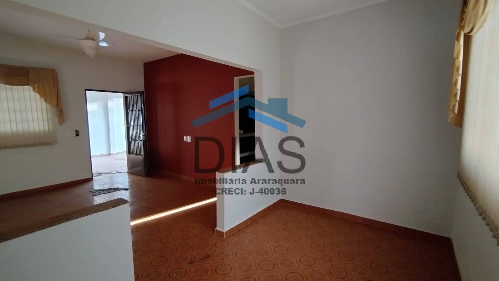Casa, 3 quartos, 211 m² - Foto 2
