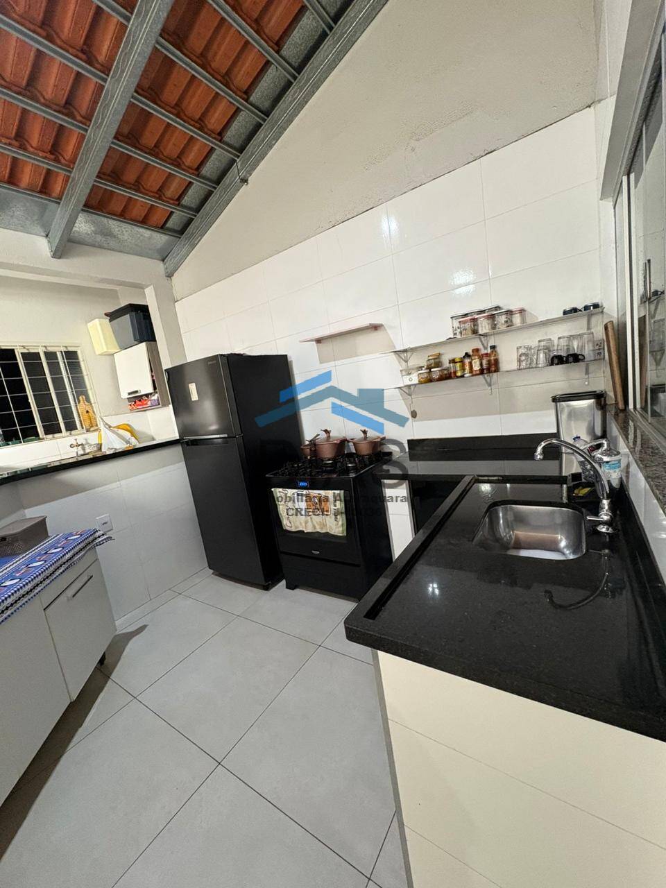 Casa, 4 quartos, 130 m² - Foto 1