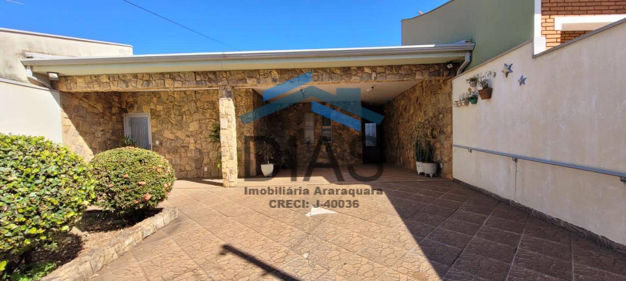 Casa, 4 quartos, 242 m² - Foto 1